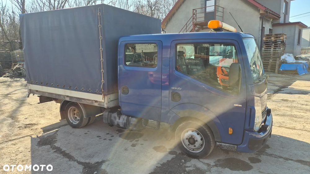 Renault Maxity - 4