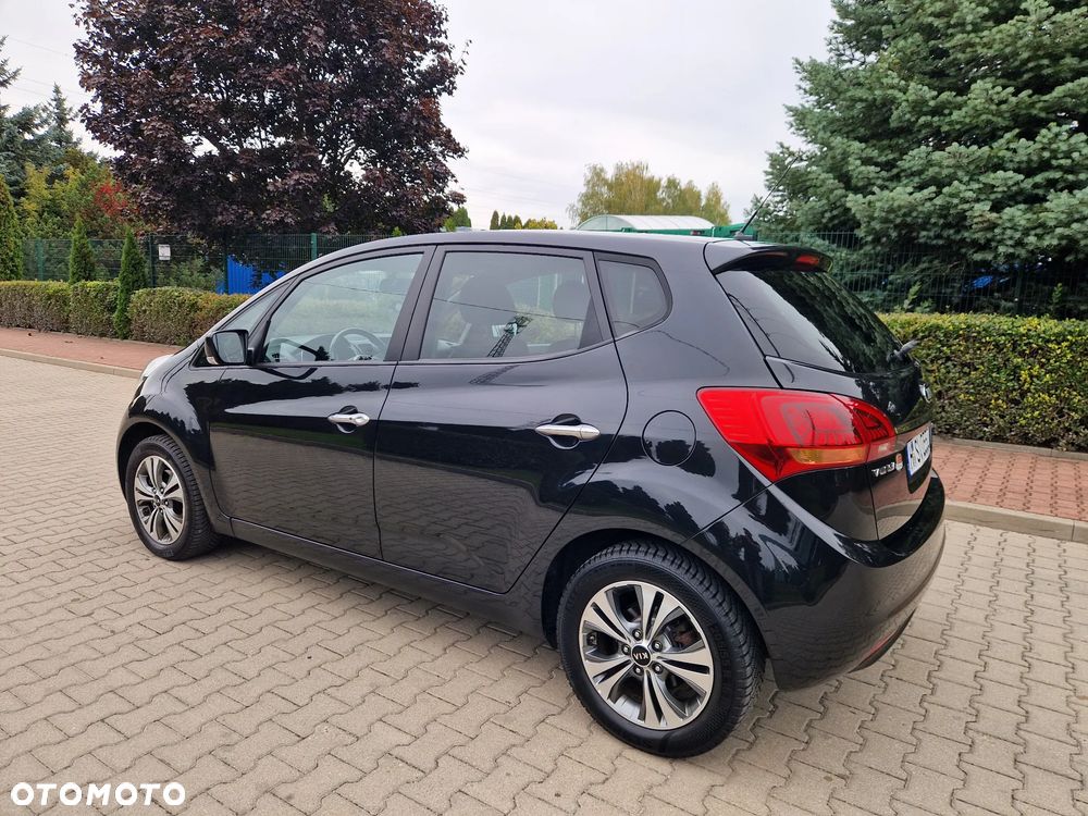 Kia Venga - 10