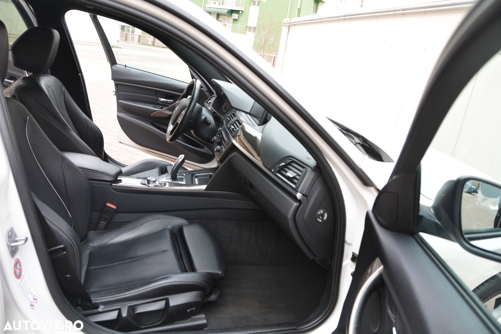 BMW Seria 3 320d xDrive Sport-Aut. Modern Line - 16