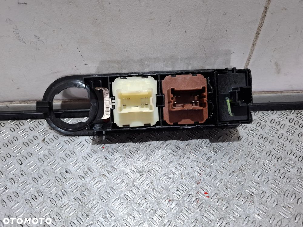 Przełącznik panel szyb lewy przód Renault Captur I - 3