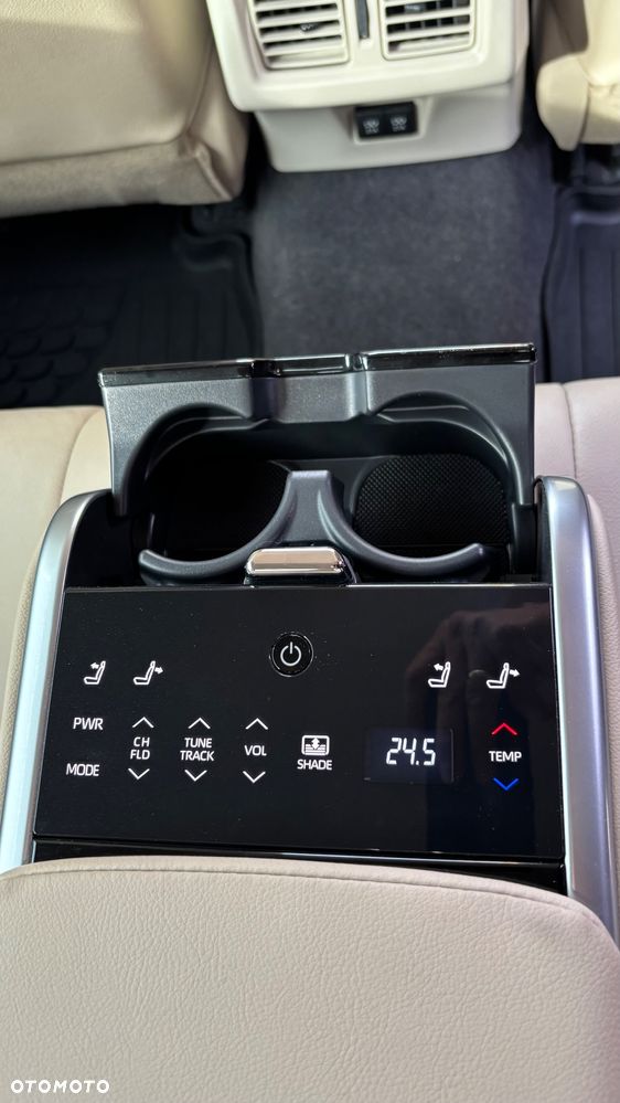 Toyota Camry 2.5 Hybrid Executive CVT - 18
