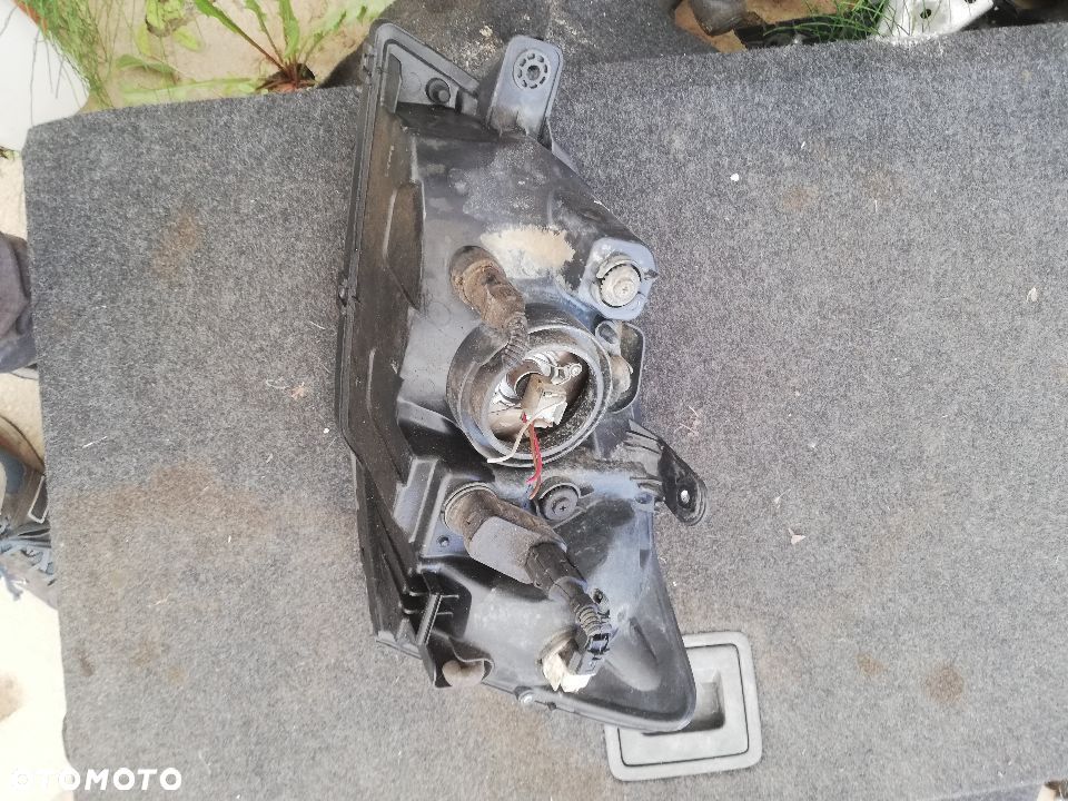 HYUNDAI GETZ LAMPA PRAWY PRZÓD EUROPA - 2