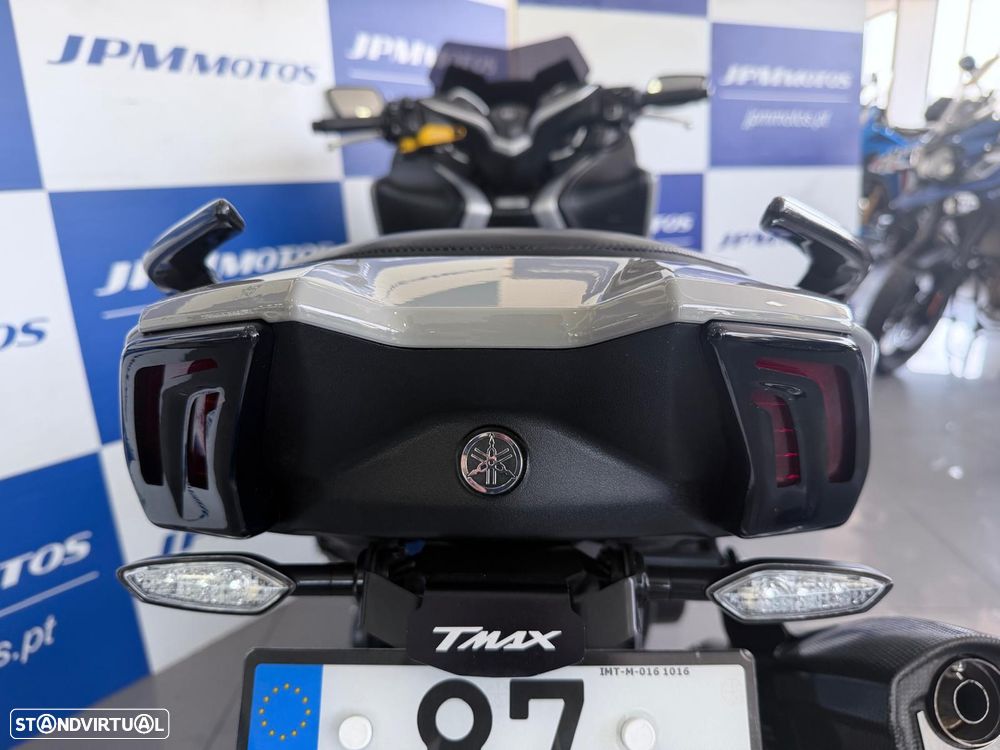 Yamaha TMAX DX - 12