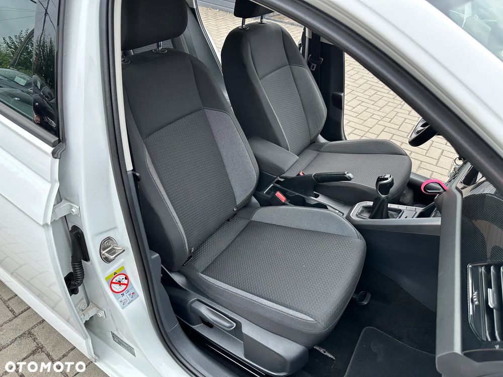Volkswagen Polo - 22