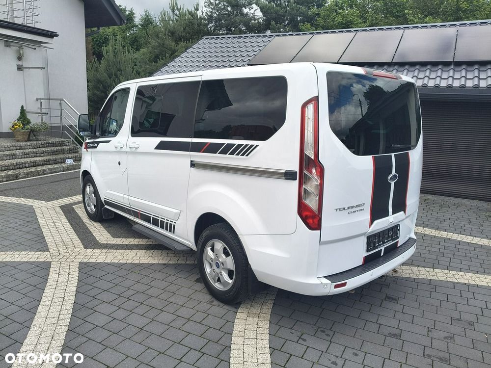Ford Tourneo Custom - 29