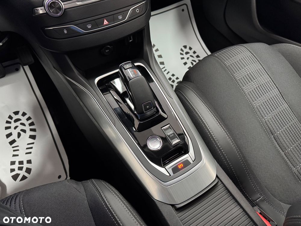 Peugeot 308 BlueHDi 130 EAT8 Stop & Start Allure Pack - 22
