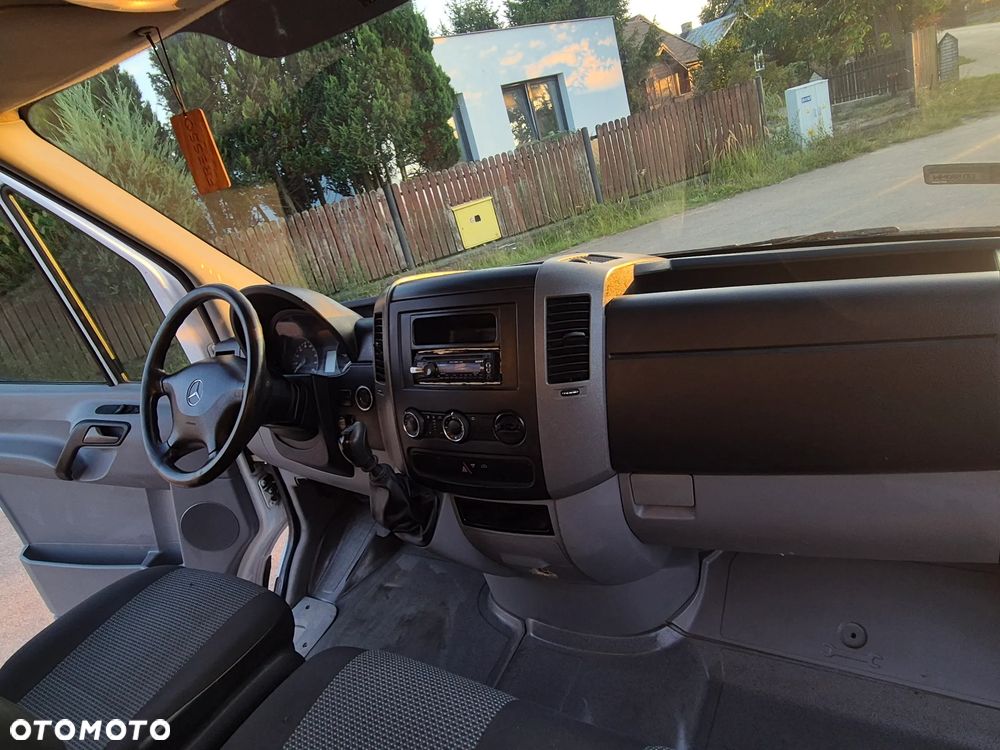Mercedes-Benz Sprinter - 11