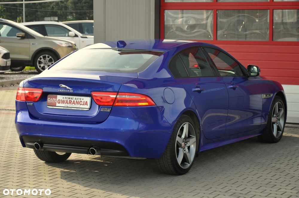 Jaguar XE 2.0 D AWD R-Sport - 14