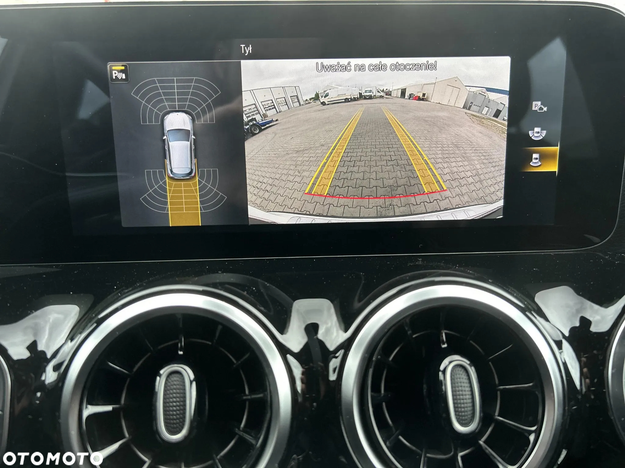 Mercedes-Benz GLA 200 d AMG Line - 24