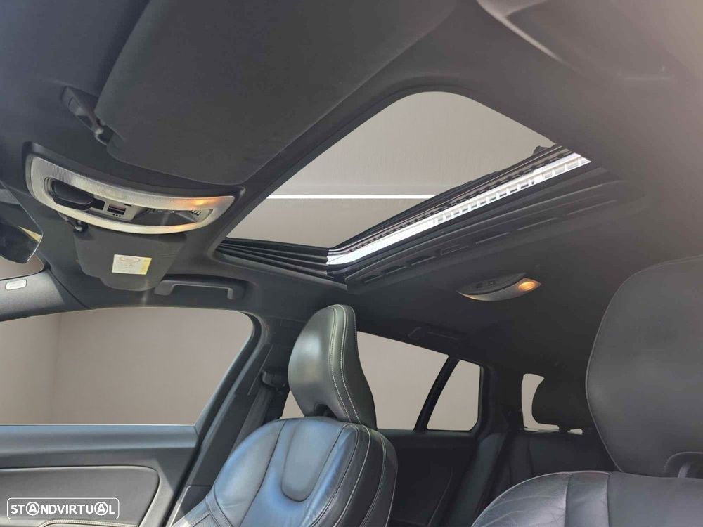 Volvo V60 D6 Twin Engine Geartronic RDesign - 12