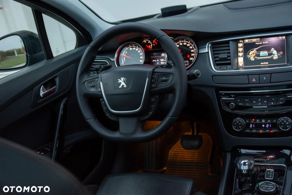 Peugeot 508 RXH Hybrid4 - 26