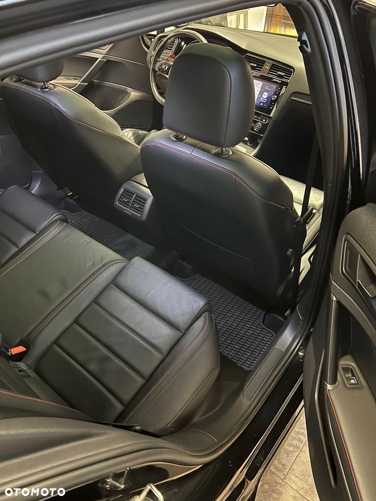 Volkswagen Golf 2.0 TSI OPF DSG GTI - 32