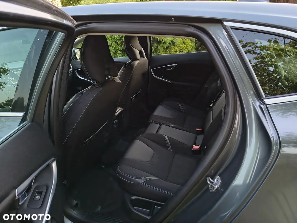 Volvo V40 D2 Summum - 16