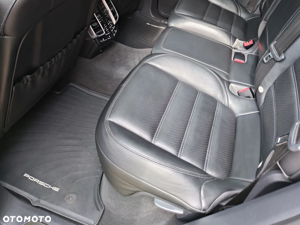 Porsche Cayenne Turbo Tiptronic S - 27
