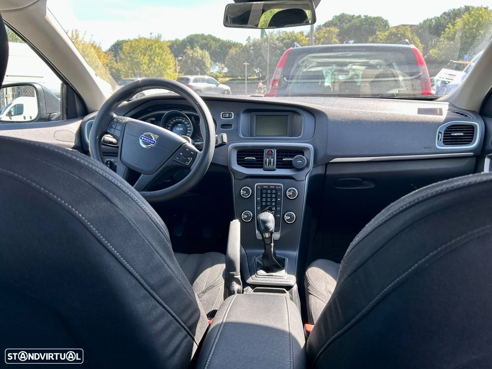 Volvo V40 D2 - 9