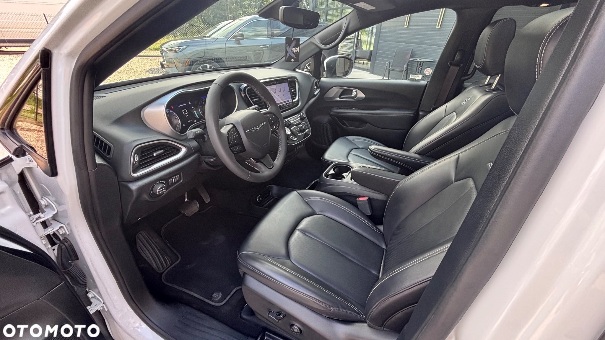 Chrysler Pacifica - 14