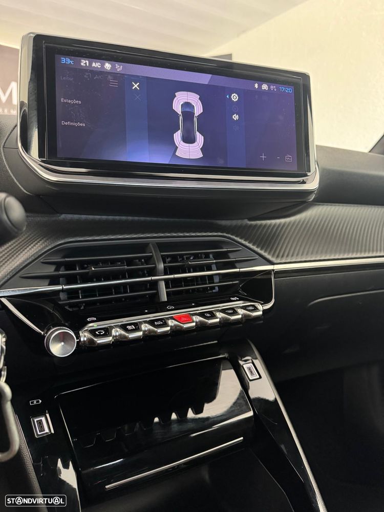 Peugeot 2008 1.2 PureTech Allure EAT8 - 19
