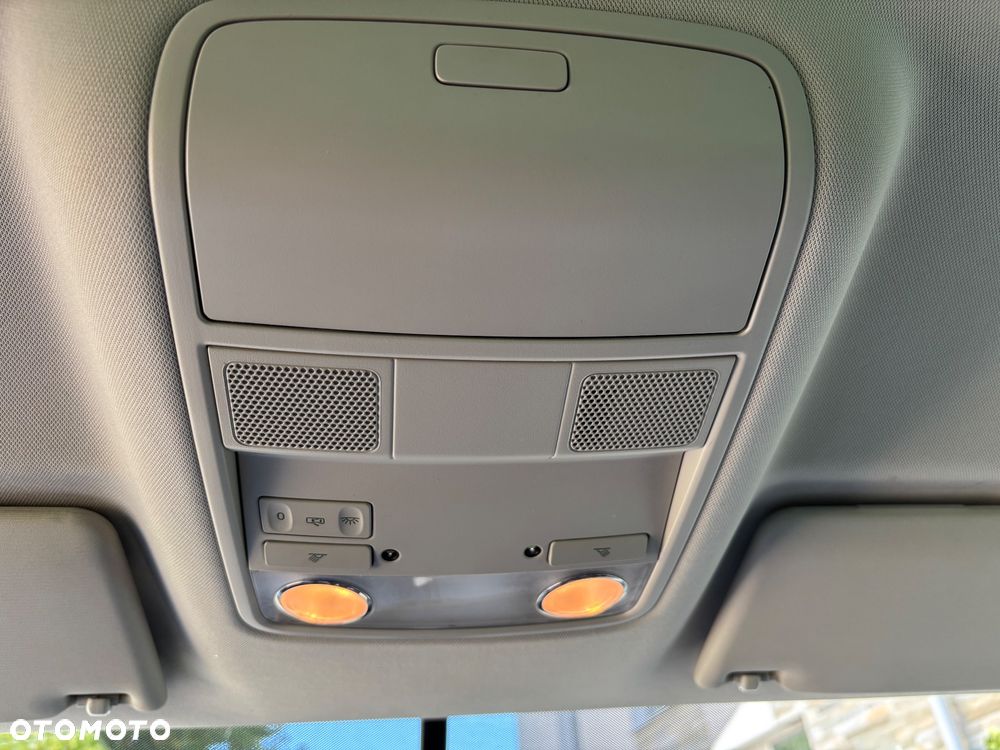Skoda Superb 2.0 TDI DSG Elegance - 38