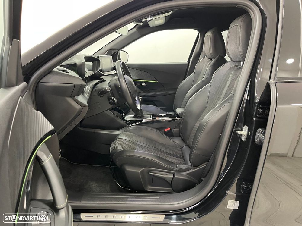 Peugeot 2008 1.2 PureTech GT - 4
