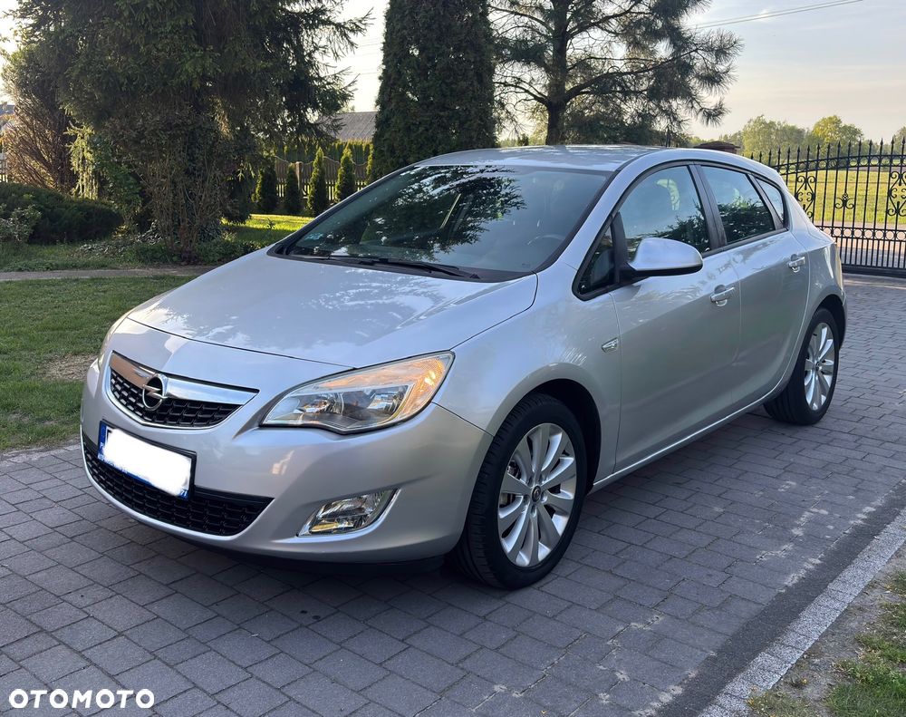 Opel Astra 1.6 Innovation - 1