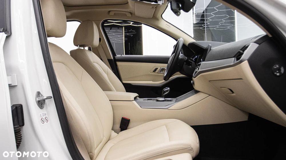 BMW Seria 3 330e Sport - 20