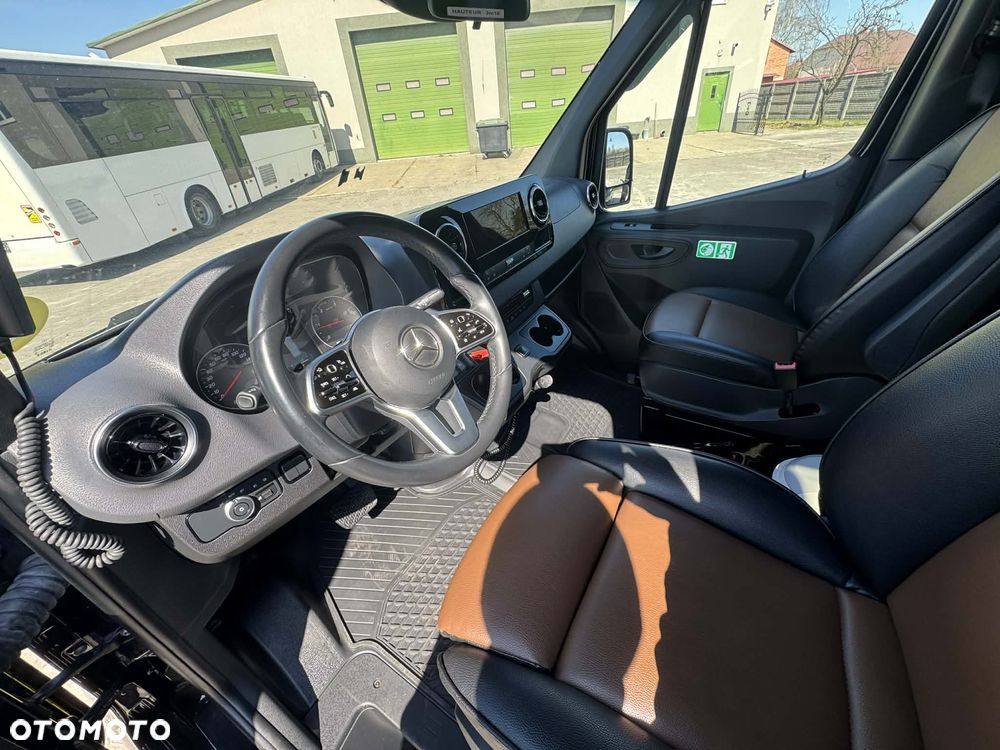 Mercedes-Benz Sprinter 519 - 12