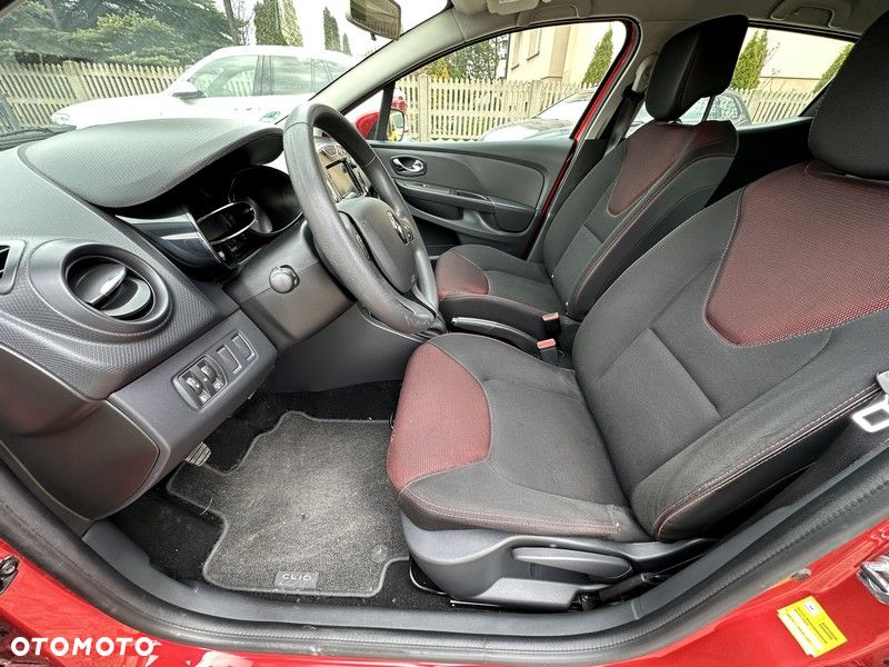 Renault Clio 1.2 16V 75 Life - 12