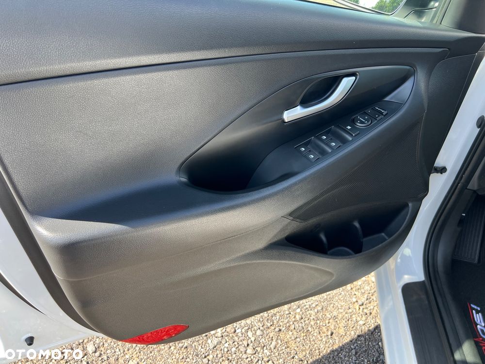 Hyundai i30 1.4 T-GDI Intro Edition - 17