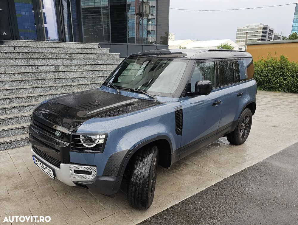 Land Rover Defender 110 2.0L D240 S - 1