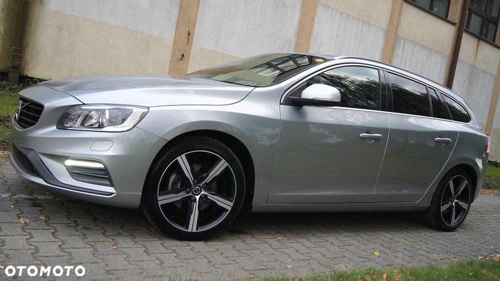 Volvo V60 D3 R-Design - 5