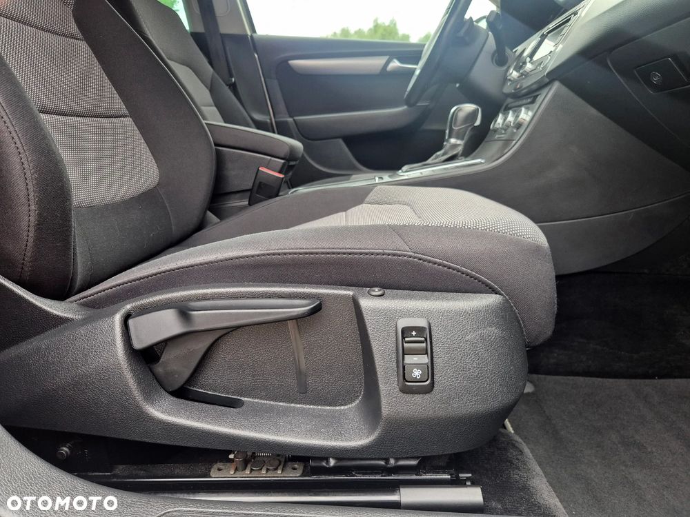 Volkswagen Passat 2.0 TDI DSG BlueMotion Technology Highline - 29