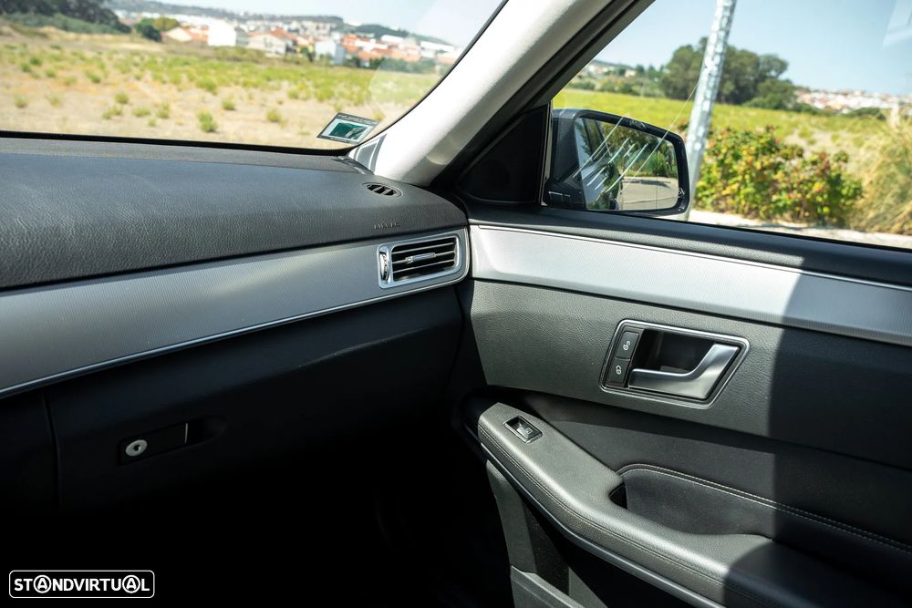 Mercedes-Benz E 220 CDi Avantgarde BE Auto. - 25