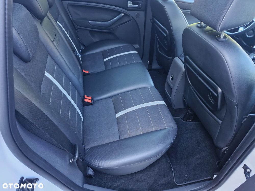 Ford Kuga 2.0 TDCi 4x4 Titanium - 9