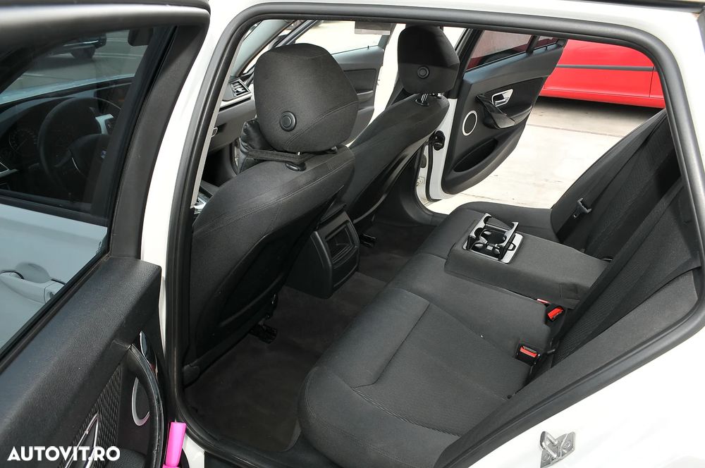 BMW Seria 3 320d Aut. - 6
