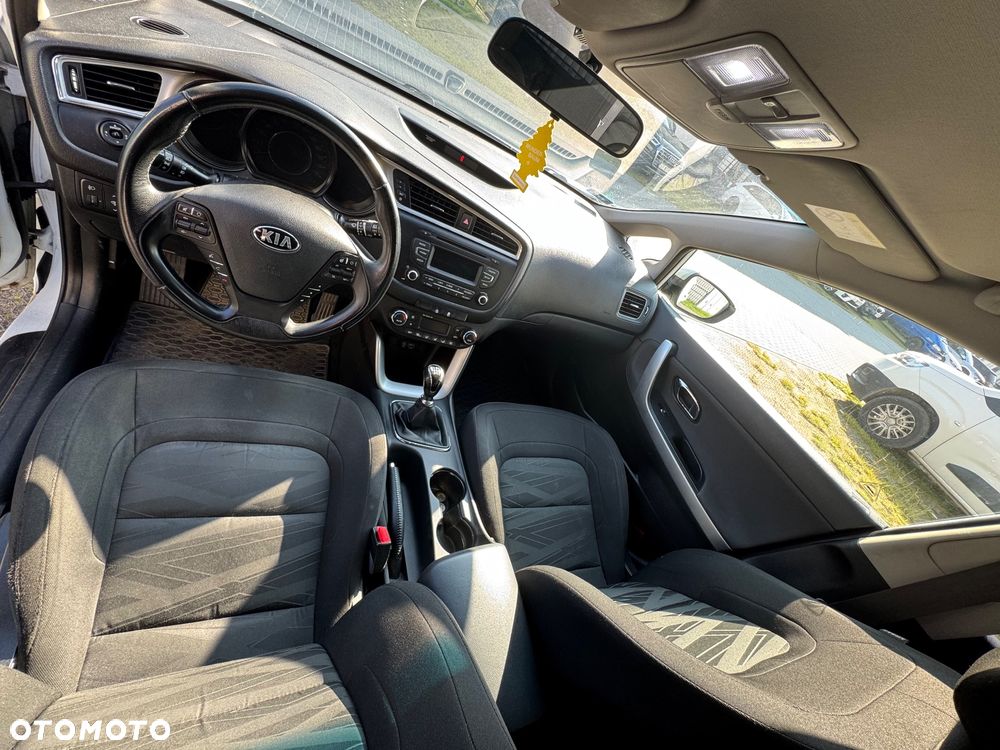 Kia Ceed - 16