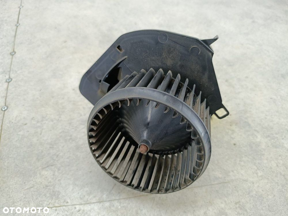 WENTYLATOR NAWIEWU VW TRANSPORTER T6 7E1820021B 0130115671 16477346 2.0 - 1