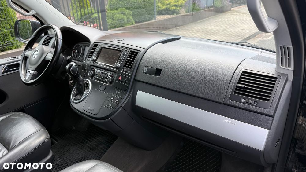 Volkswagen Multivan - 17