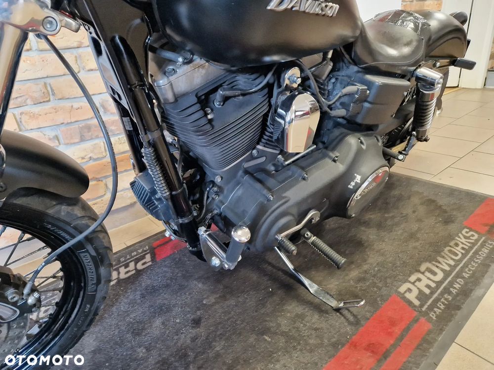 Harley-Davidson Dyna Street Bob - 19