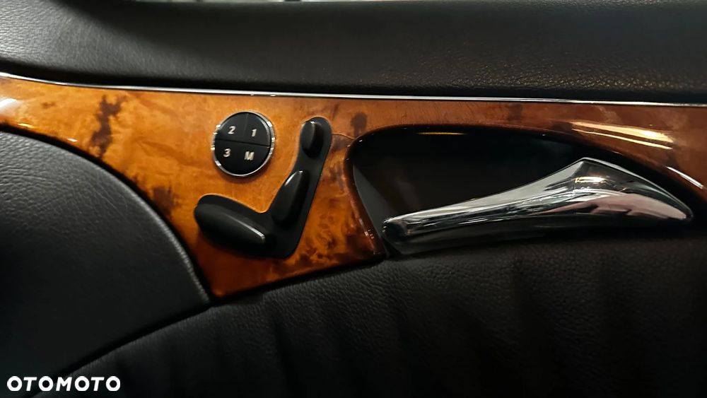 Mercedes-Benz Klasa E 500 4-Matic Elegance - 19