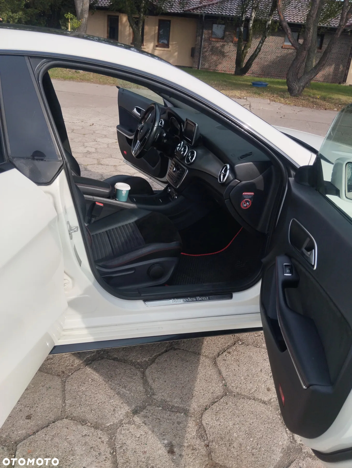 Mercedes-Benz CLA - 23