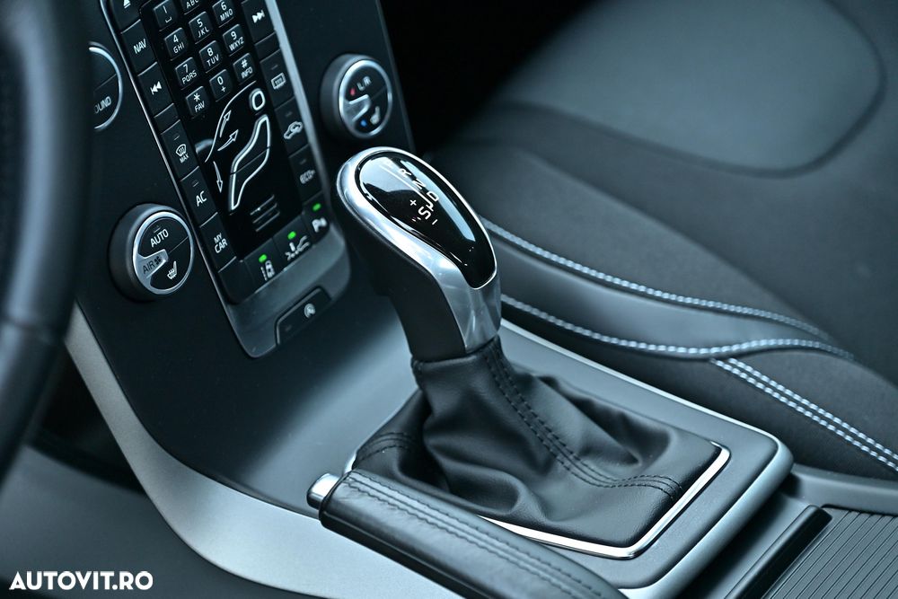 Volvo V40 D3 Geartronic - 22