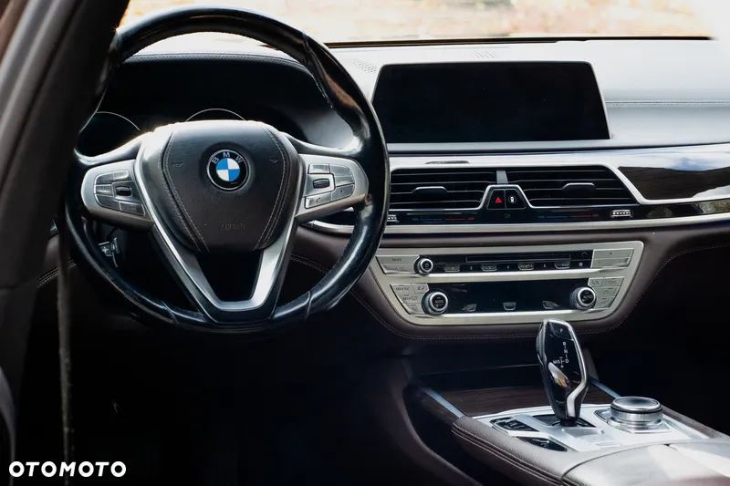 BMW Seria 7 740d xDrive - 21
