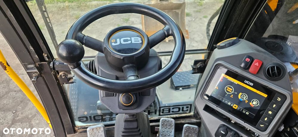 JCB HYDRADIG - 8