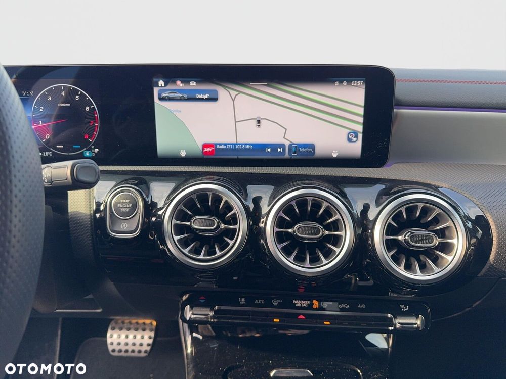 Mercedes-Benz CLA 200 AMG Line 7G-DCT - 15