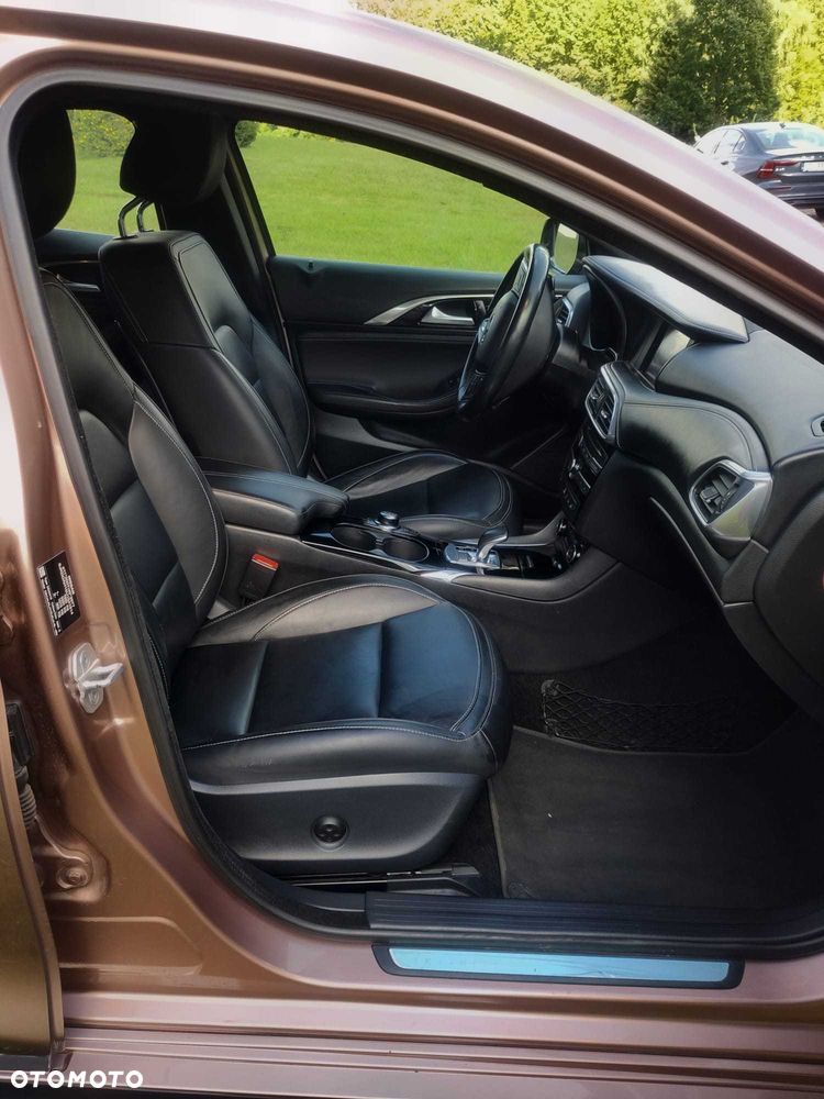 Infiniti Q30 - 6