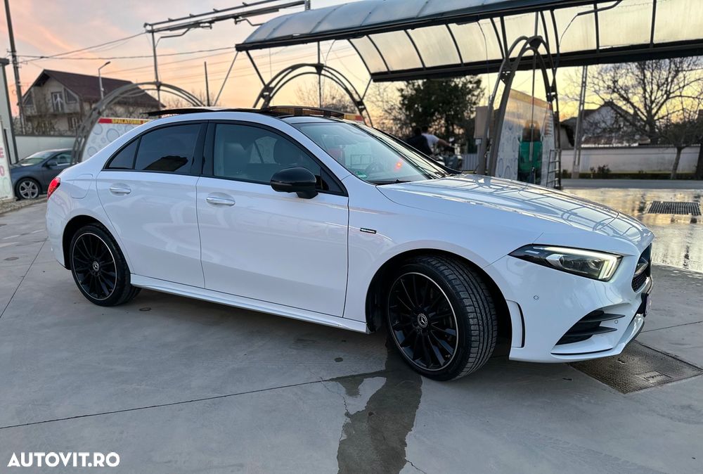 Mercedes-Benz A 250 e Sedan 8G-DCT AMG Line - 28