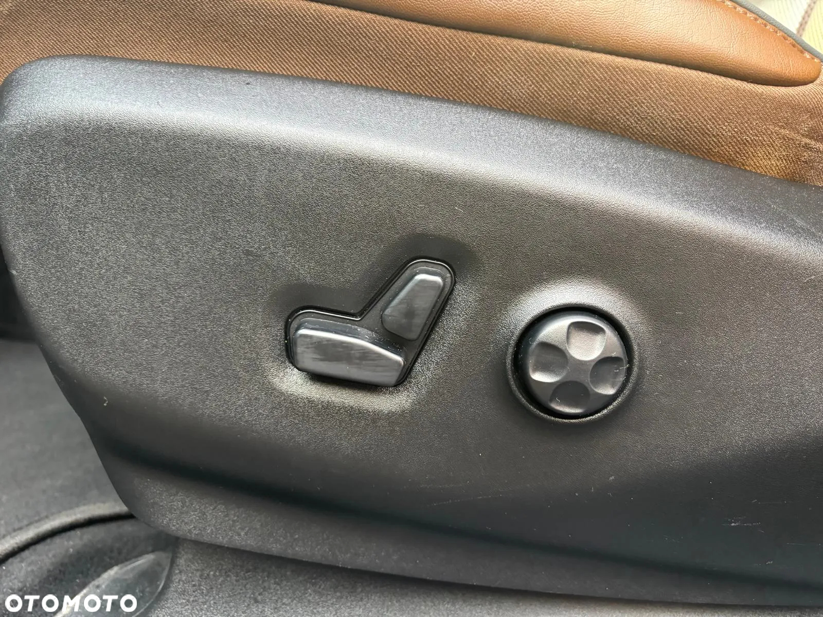 Chrysler Pacifica - 19