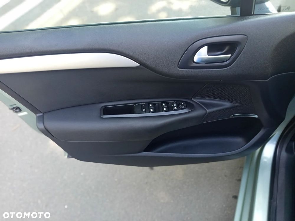Citroën C4 VTi 120 Exclusive - 26