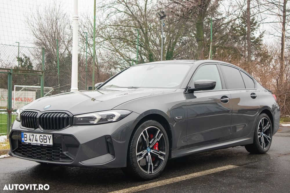 BMW Seria 3 330e Aut. M Sport - 37