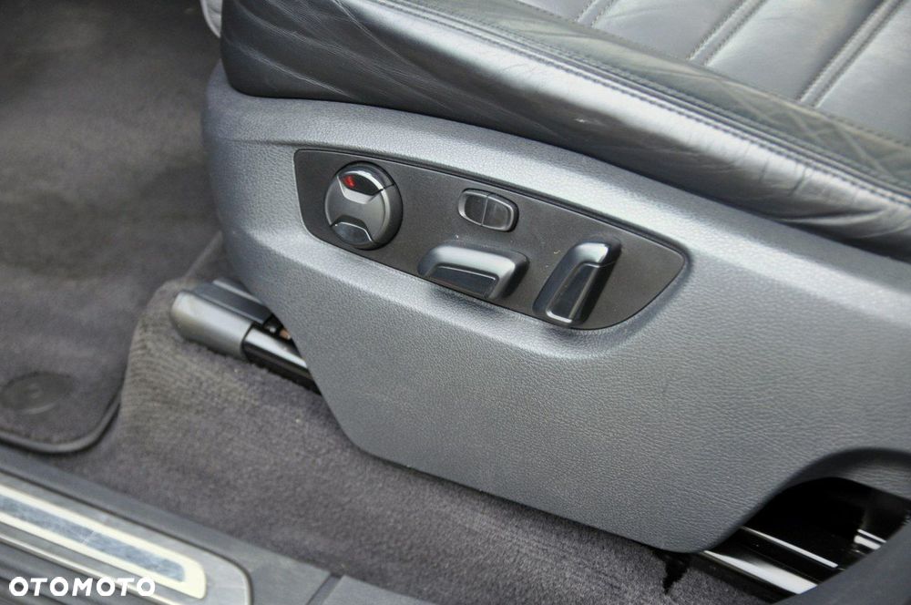 Volkswagen Touareg - 26